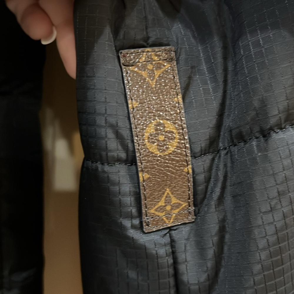 Louis Vuitton coat - Picture 12 of 16